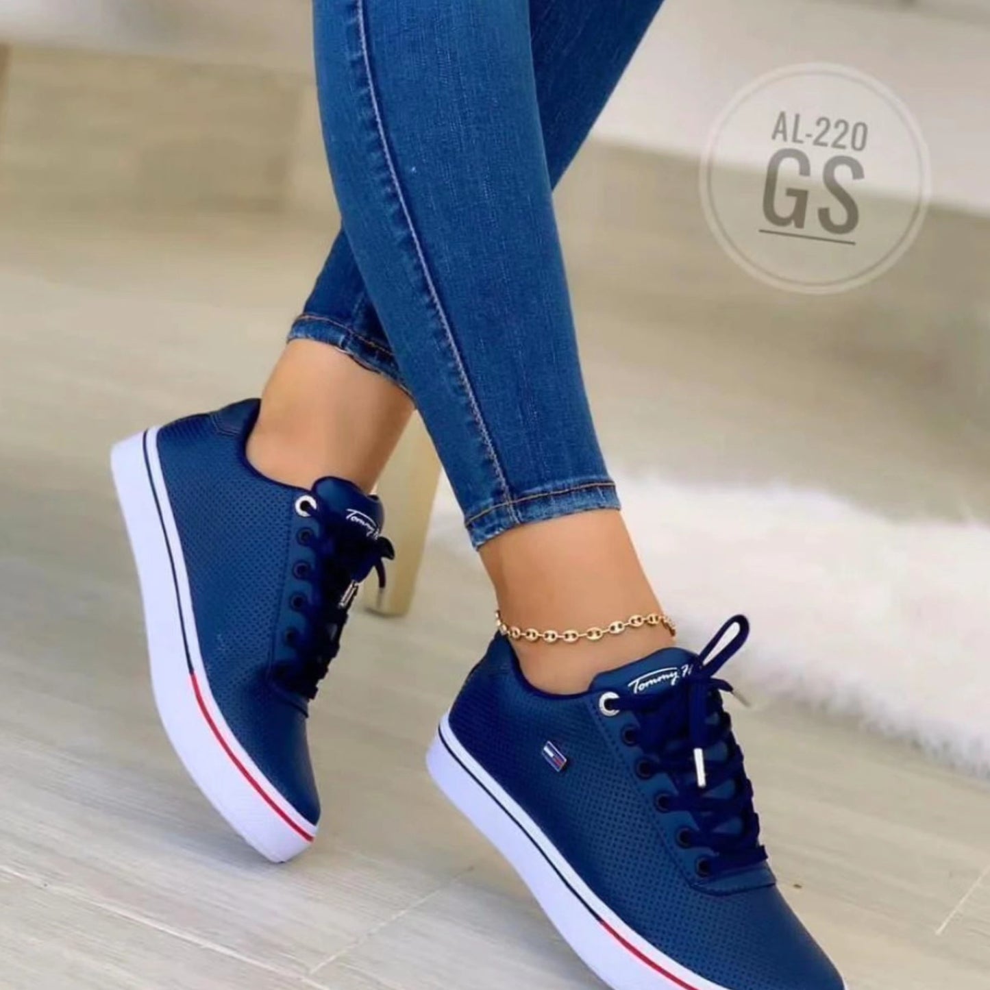 Lace Up Casual Women's Flat Sneakers