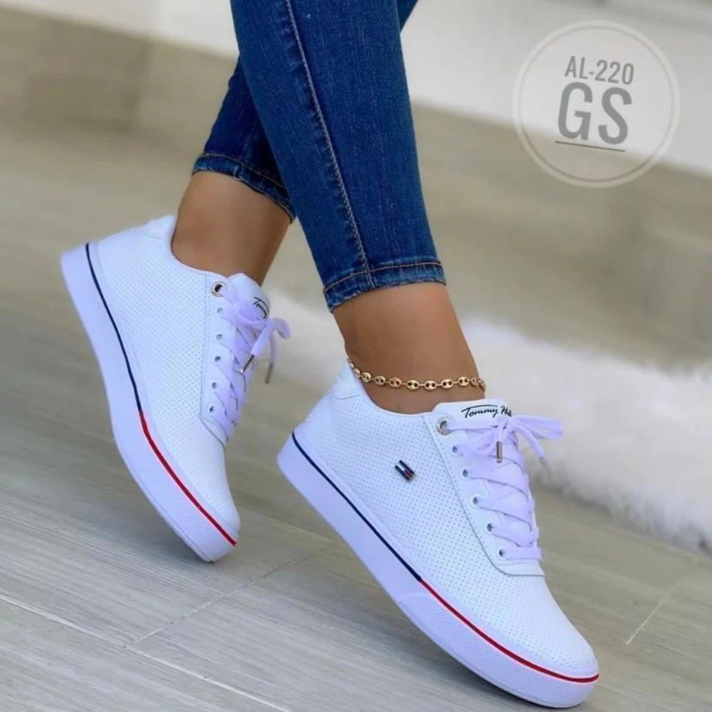 Lace Up Casual Women's Flat Sneakers